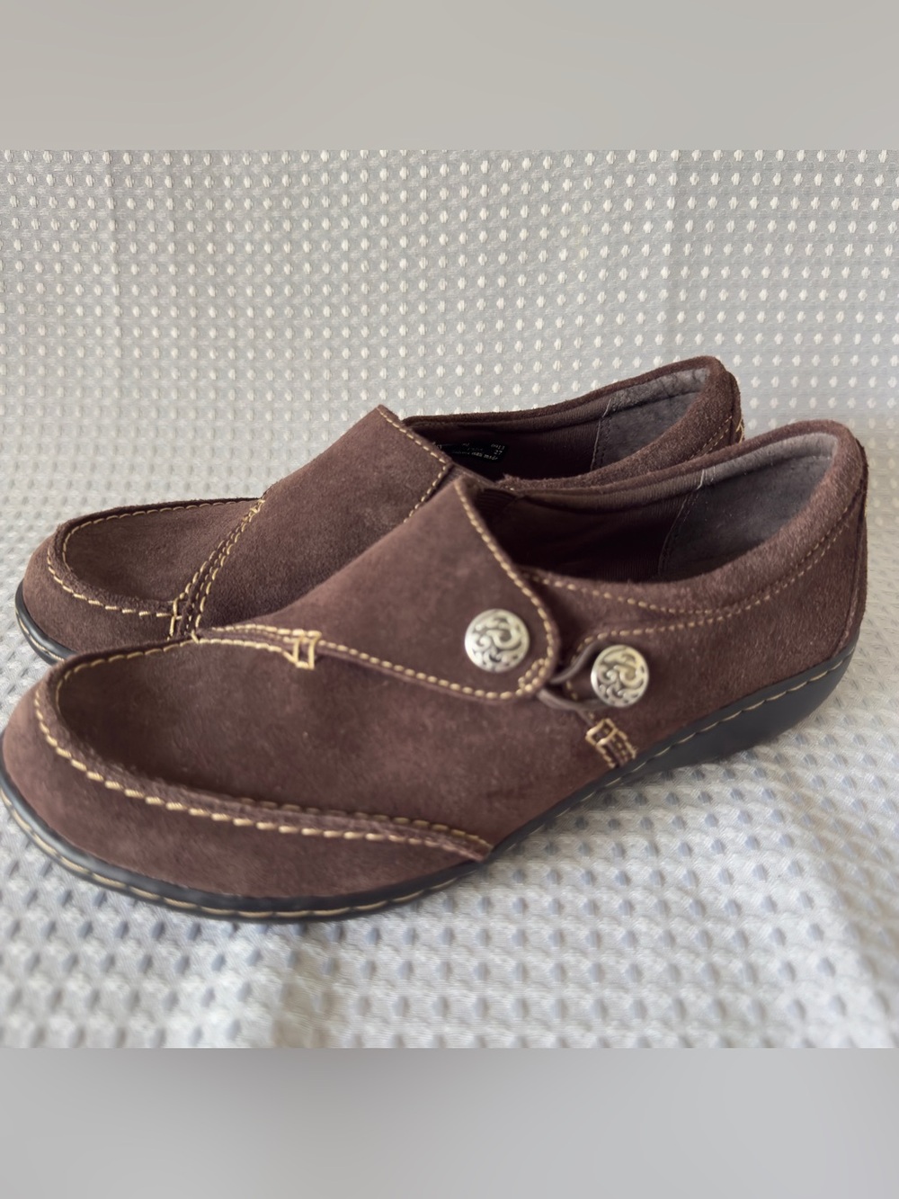 Clarks Bendables Brown Suede Leather Slip On Loafers Women’s Size 7M Comfort